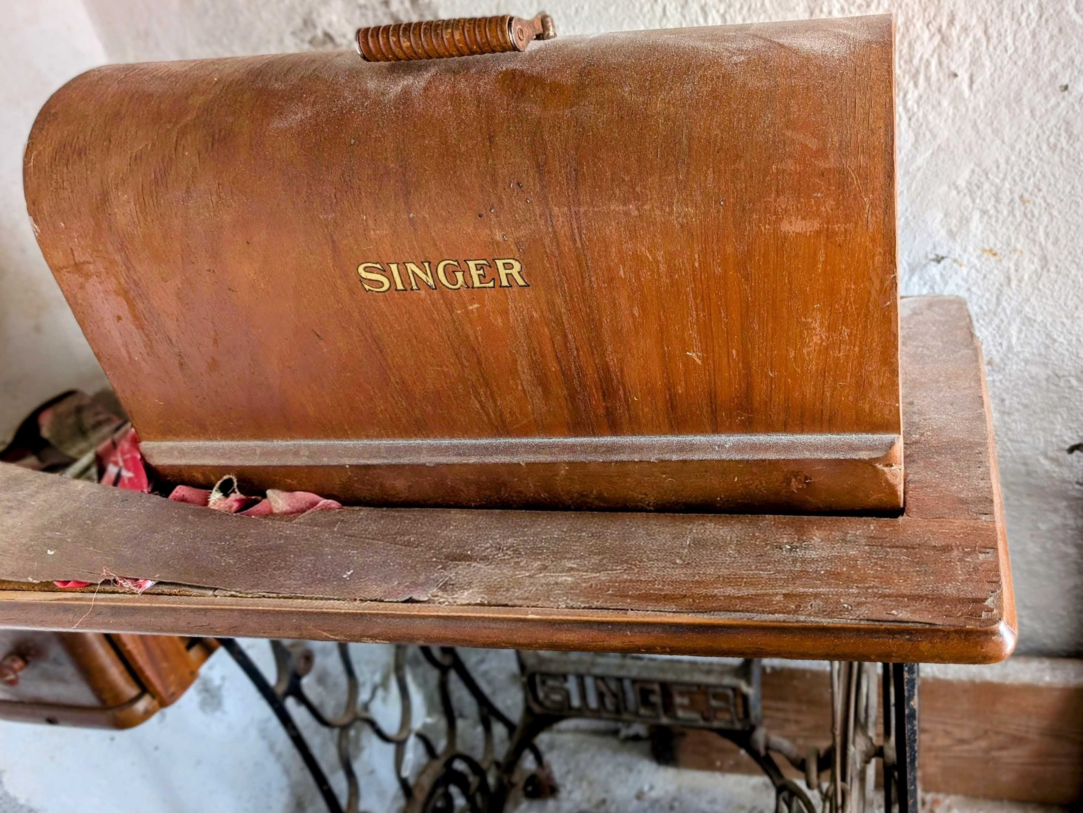 Máquina de Costura SINGER Antiga (c. 1920)