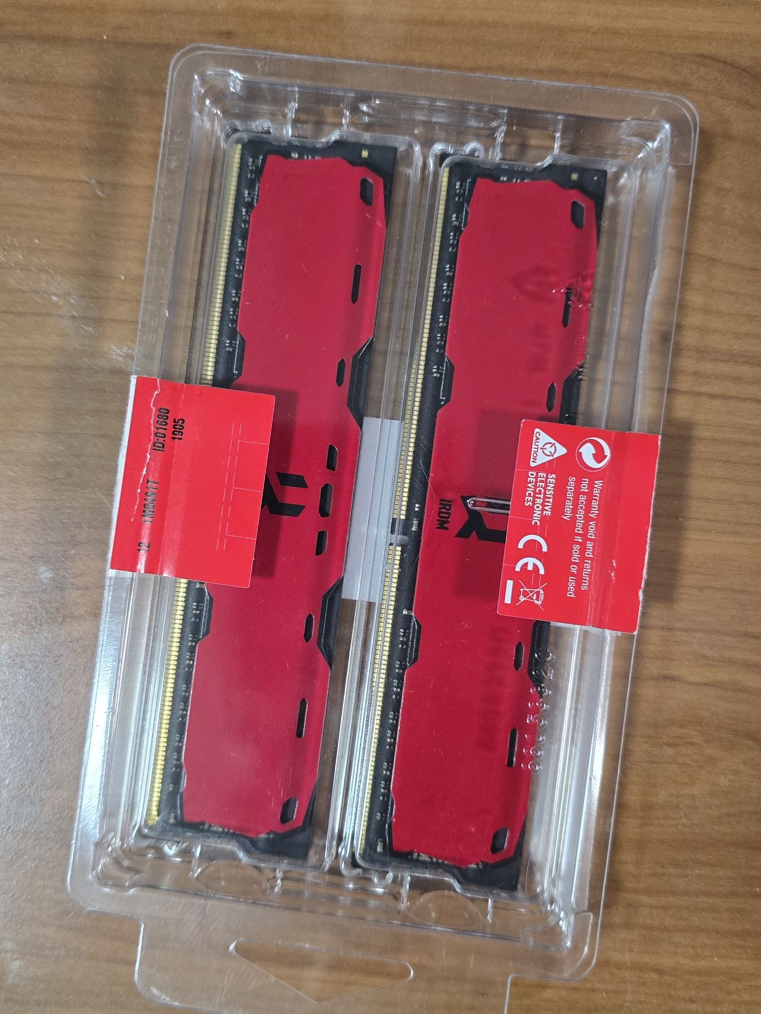 GOODRAM 4 GB DDR4 2400 MHz Iridium Red