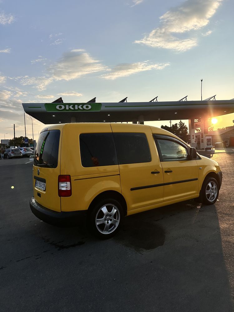 Продам Volkswagen Caddy 2005 рік