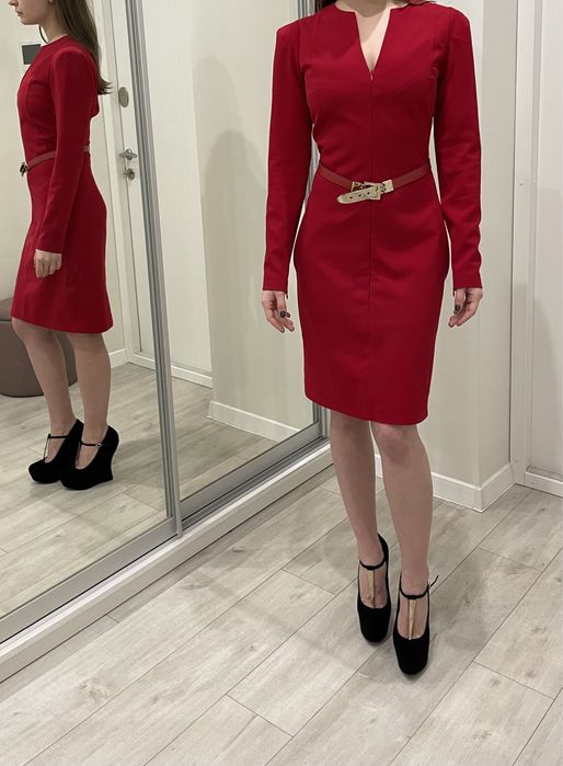 Плаття офіційного стилю з поясом, червоне