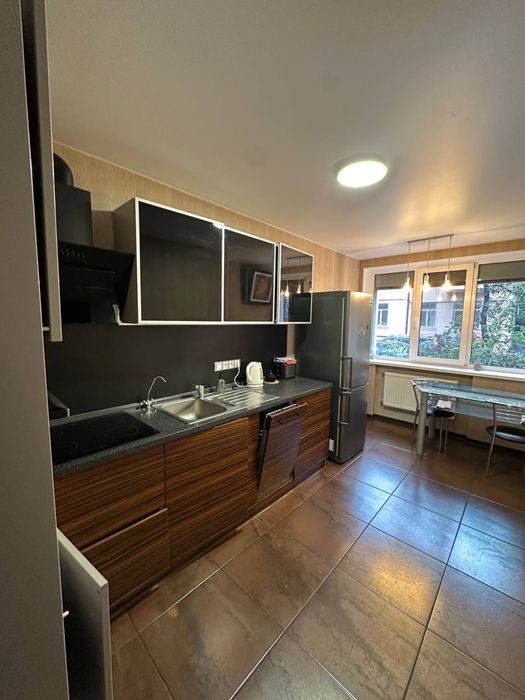 Здам 2к квартиру з кабінетом Центр Шевченківський Золотоустівська,26