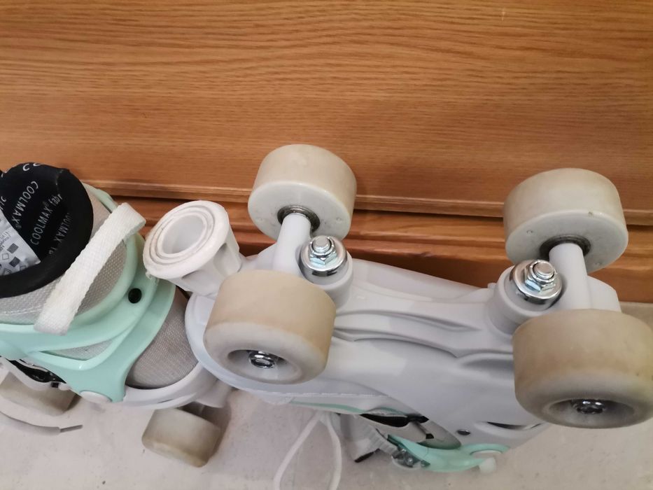 Vendo patins 4 rodas