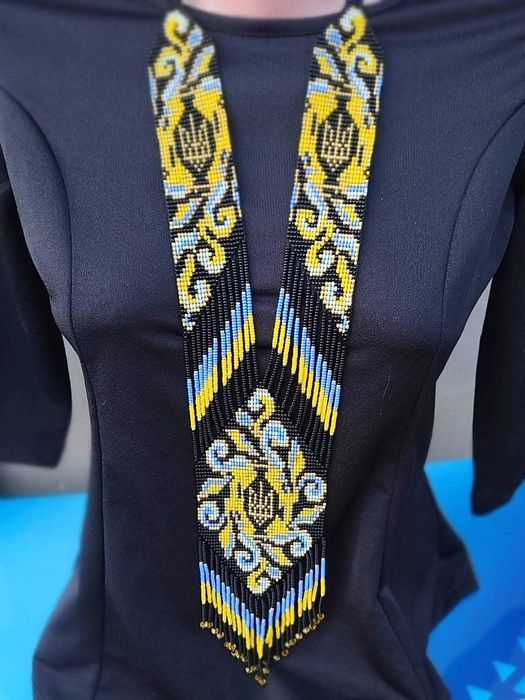 Стильні прикраси з бісеру Бижутерия