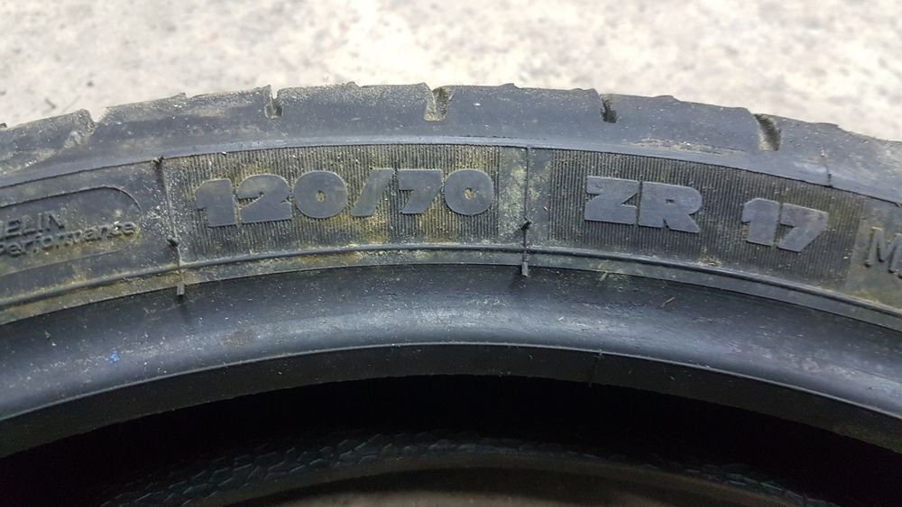 opona motocyklowa michelin pilot road 4 120/70-17