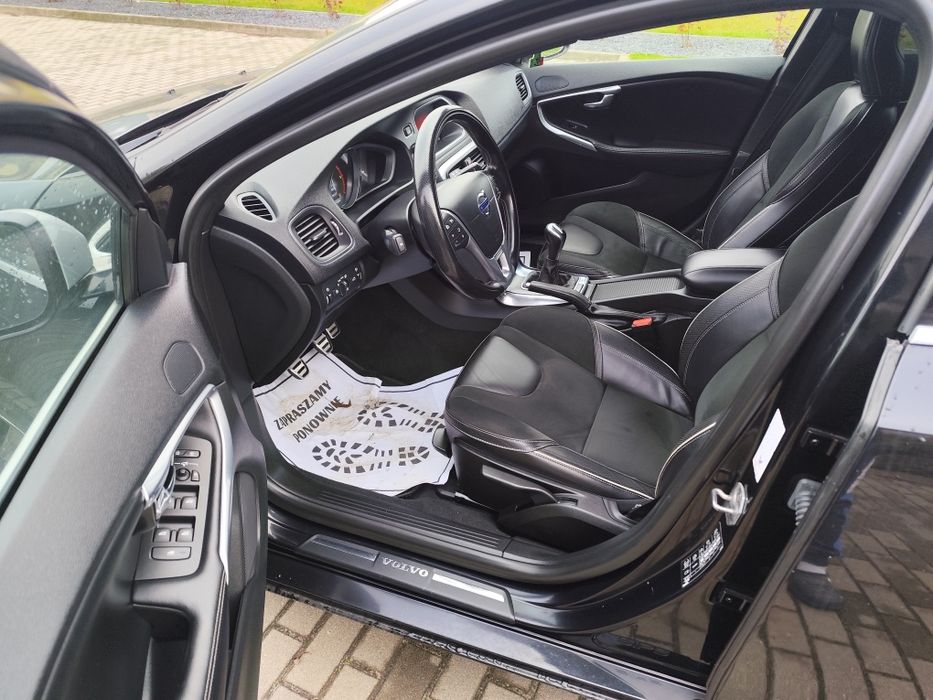VOLVO V40 R-Design 2.0 D3 150ps,Świeżo sprowadzony,Serwis do końca.