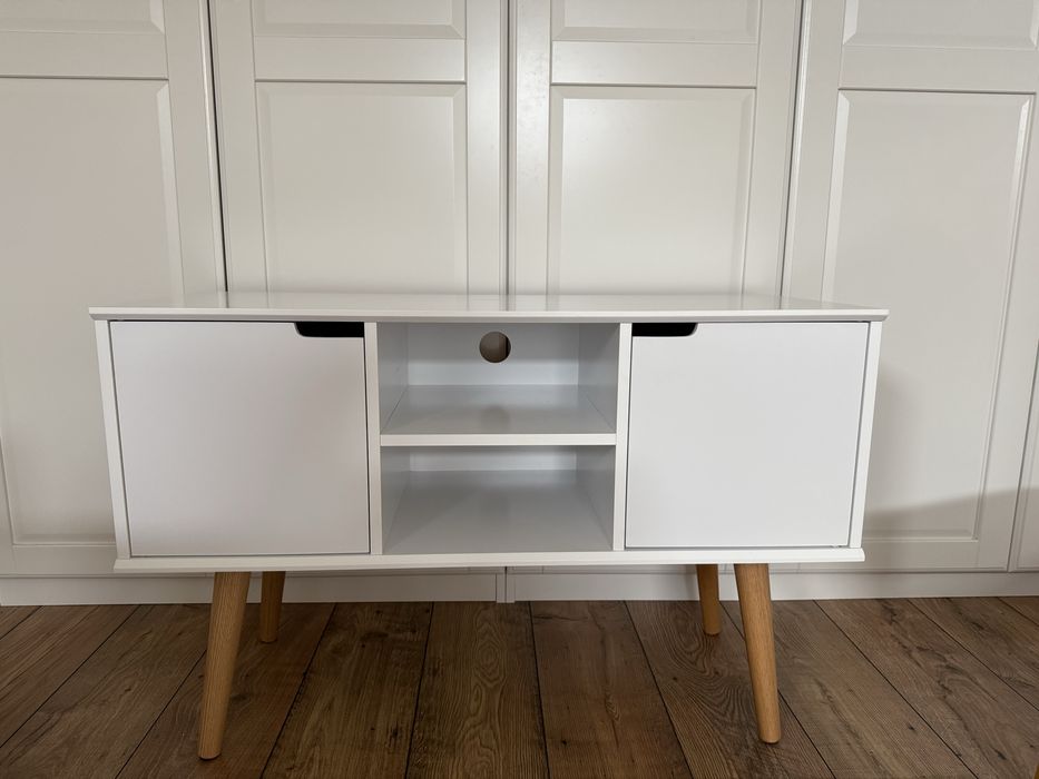 Szafka komoda do sypialni pod telewizor