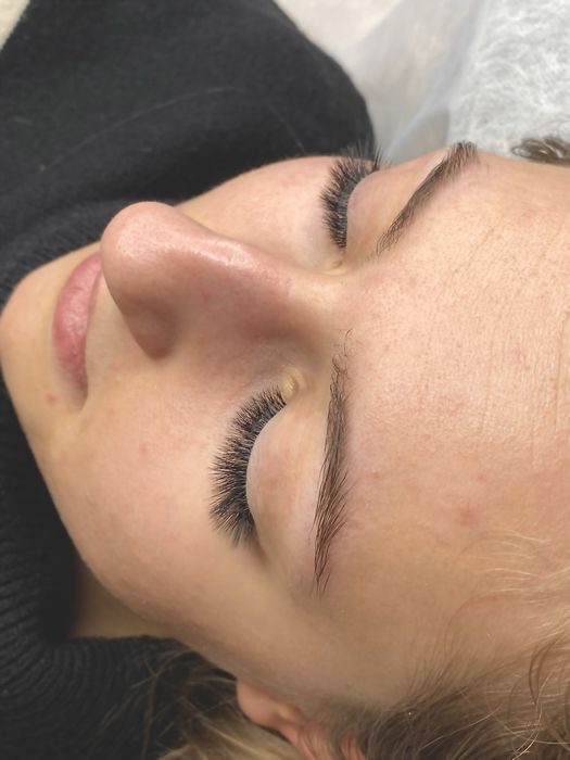 Henna brwi, przedłużanie rzęs, lifting rzęs