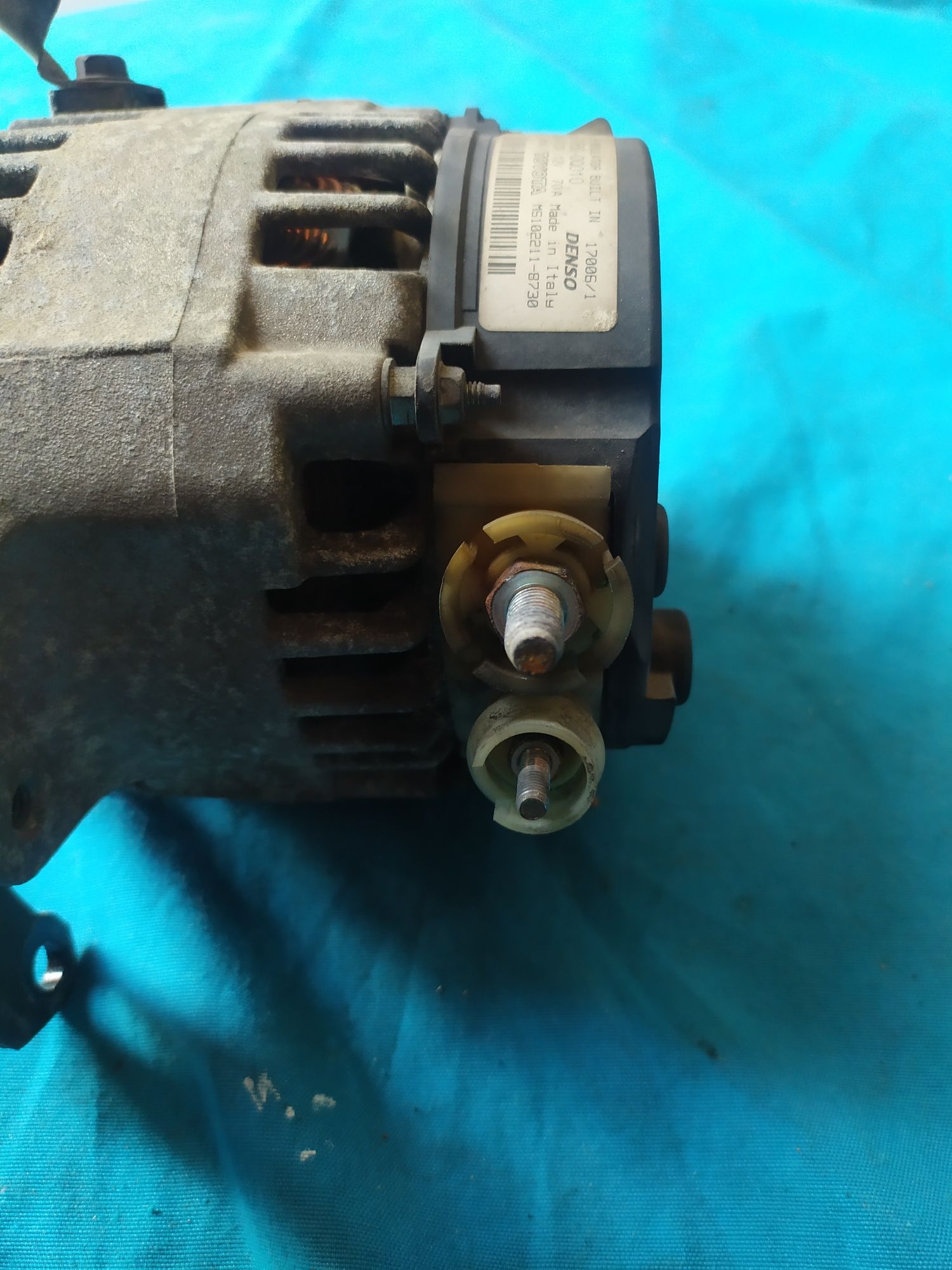 Alternador Toyota aygo Peugeot 107 citroen c1  1.0 gasolina de 2006