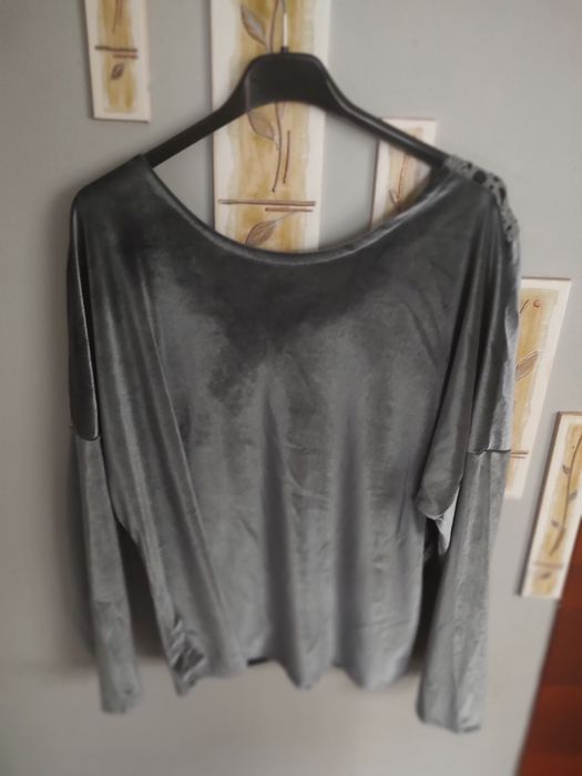 Bluzka welurowa z ozdobnym tyłem