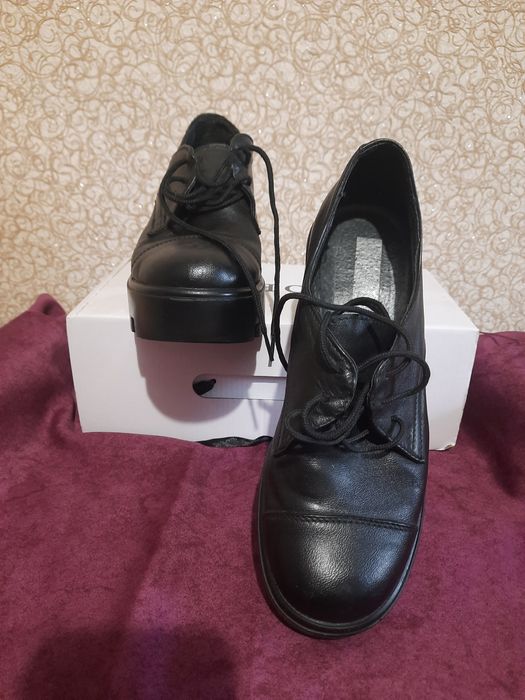 Шкіряні черевики 35 розмір