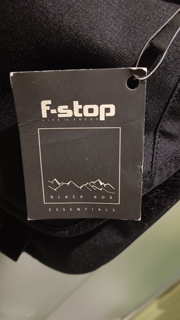 NOWA  F-stop Black Box  Duża torba fotograficzna z komorą na laptopa