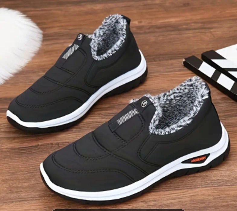 Кросовки тёплые.