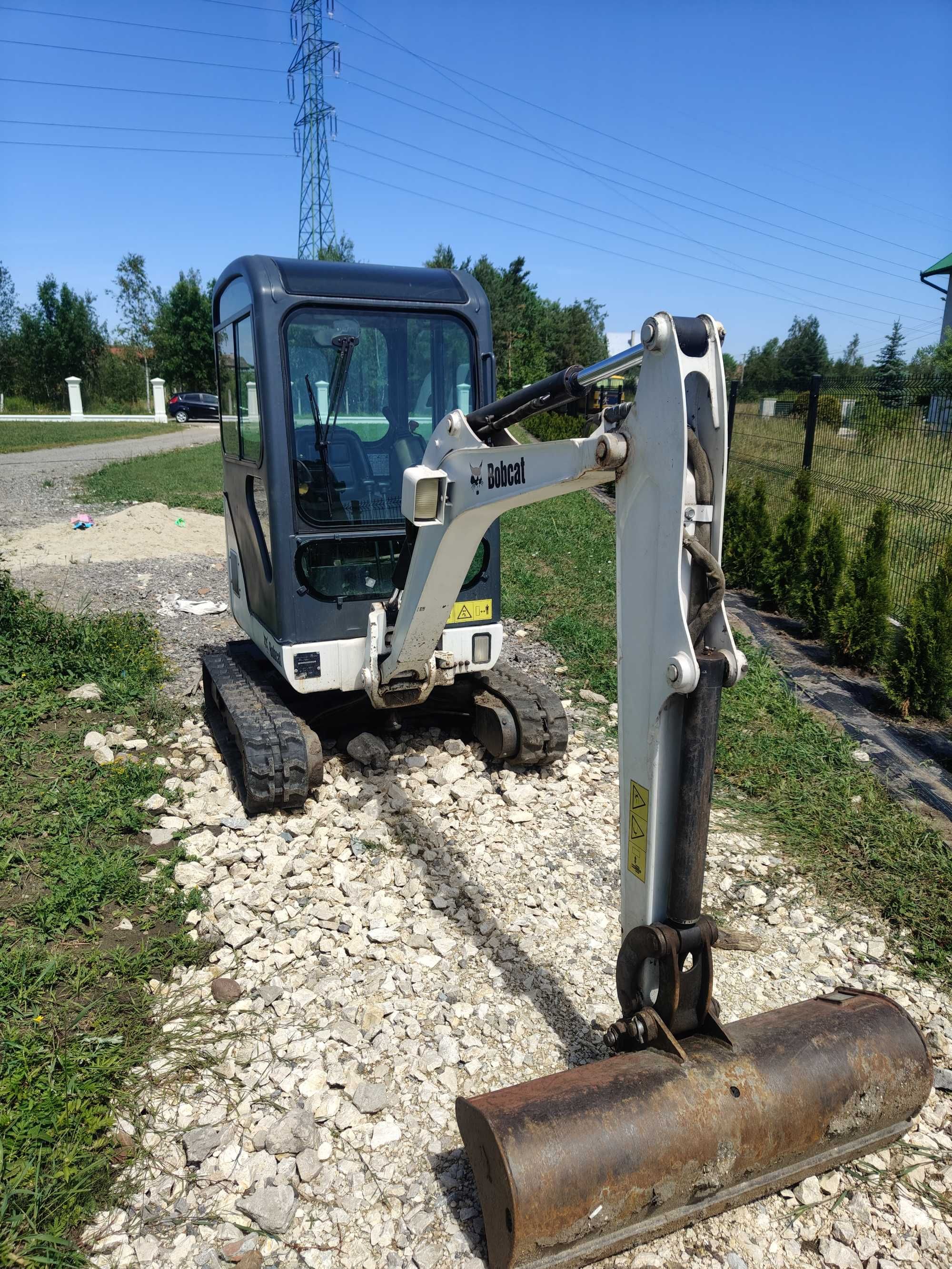 Minikoparka Bobcat E16