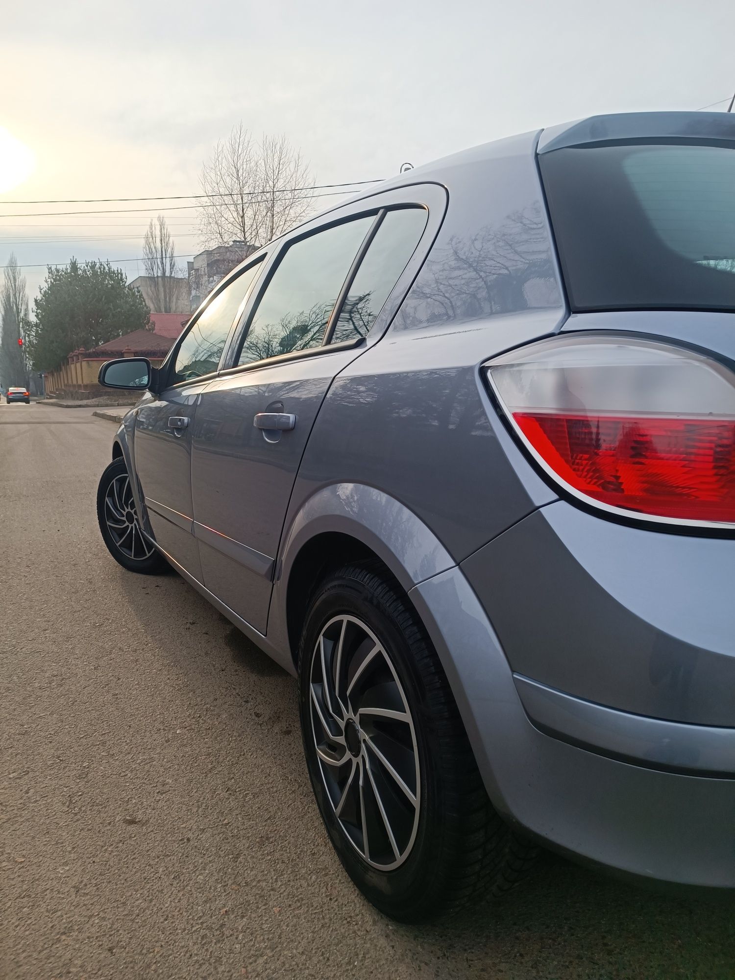 Автомобіль ОПЕЛЬ АСТРА