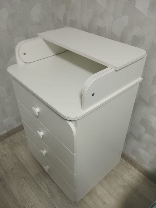 Пеленальний комод