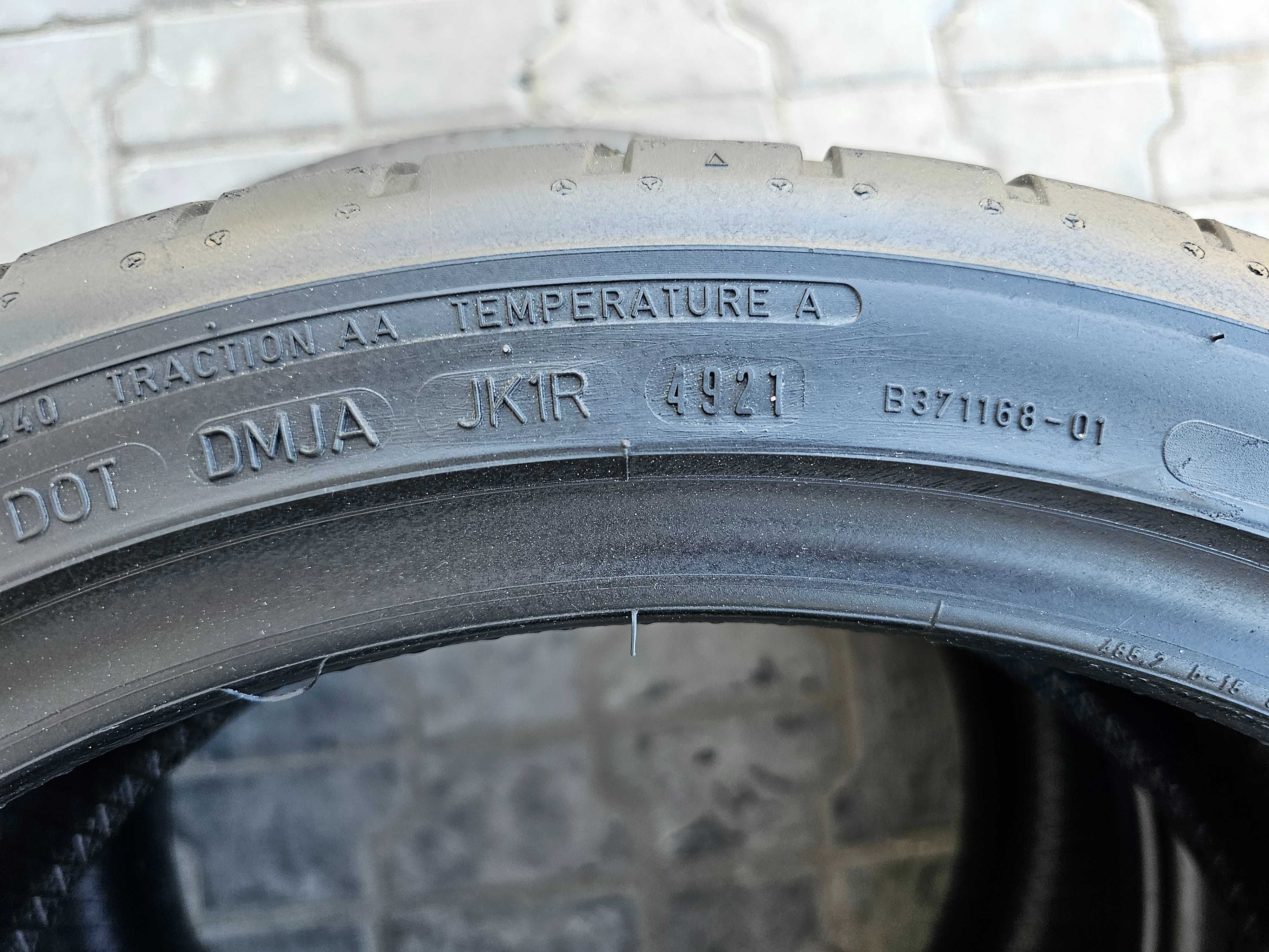 Lato Dunlop 225/40 R19 5.5mm