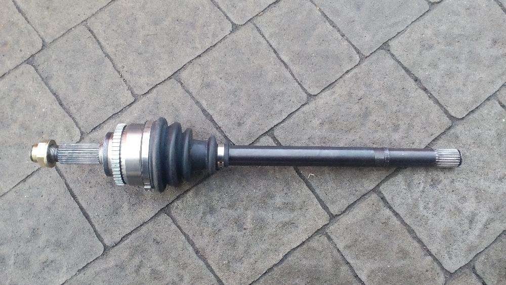 Полуось, привод, шрус (левая) Toyota Avensis 2003-08 Тойота Авенсис