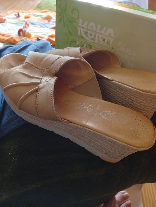 Klapki skórzane rozmiar 38