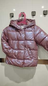 Pikowana kurtka na jesień/zimę dla dziewczynki rozmiar 80.