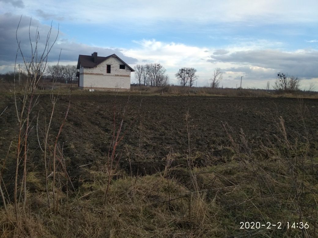 Земельна приватизована ділянка 0.10 га під індивідуальну забудову
