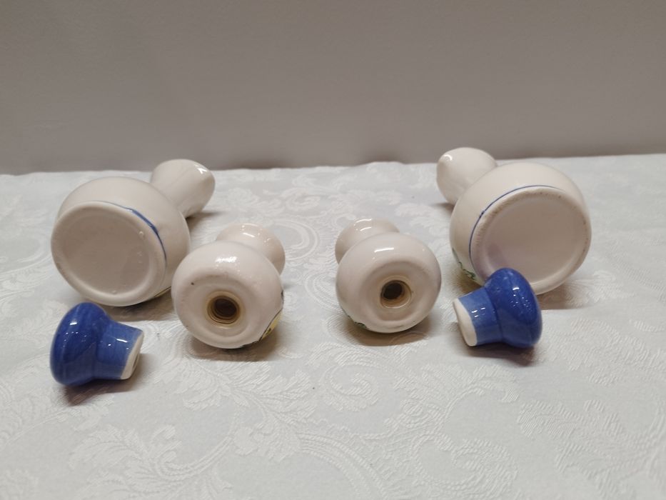 Przyprawniki na sól,  pieprz,  ocet  i olej