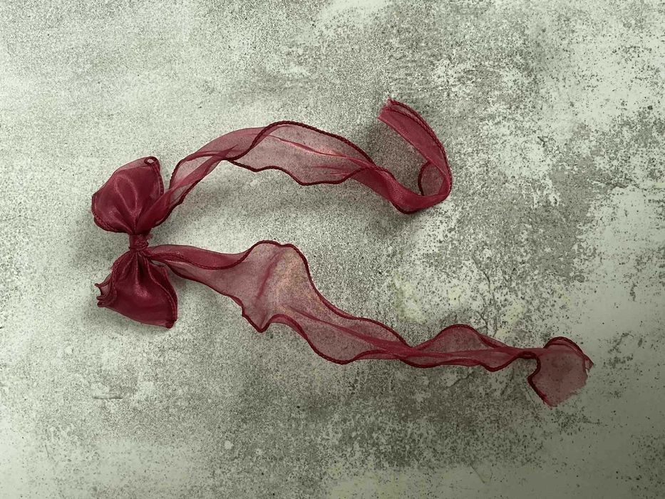 Ozdobna kokarda spinka czerwona bordowa