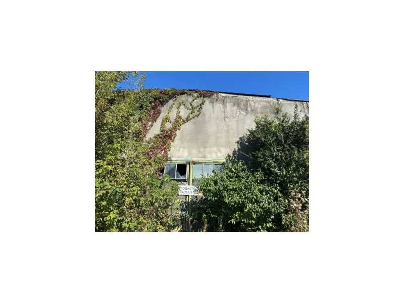 Будівля цегляна, навіс-сушилка, 342,4 кв. м, пров. Комунальний, 4