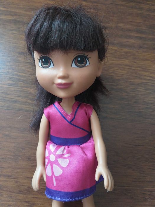 Lalka Dora stan bardzo dobry