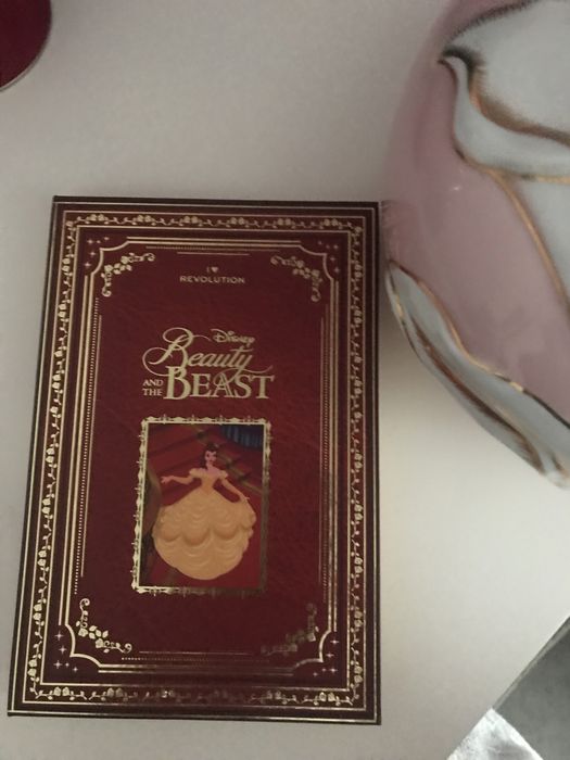 Палетка для глаз»Beauty and the beast”,24 цвета ,тени ,качестао !