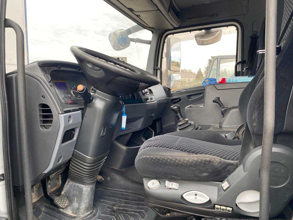 Сміттєвоз Mercedes Benz Atego 818 2012 року Бункер NTM 11m3 2016 року