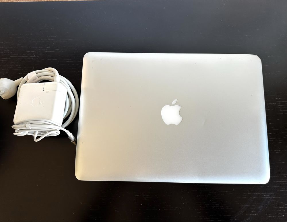 Apple Macbook Pro Core i7 2,8GHz 8GB Ram - OS X Sequoia 15.6.1