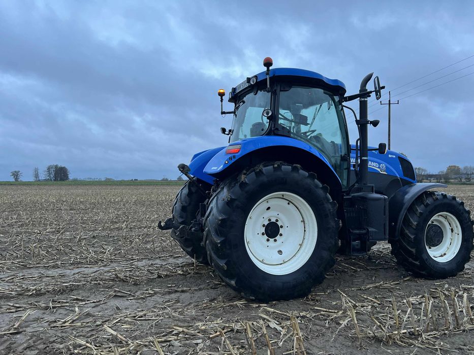 New Holland T7. 200