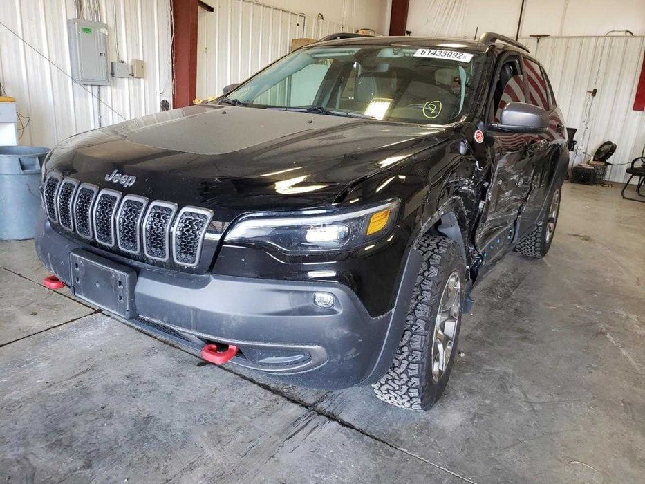 Бампер Jeep TRAILHAWK Cherokee треілхок 2019 - не разборка запчастини