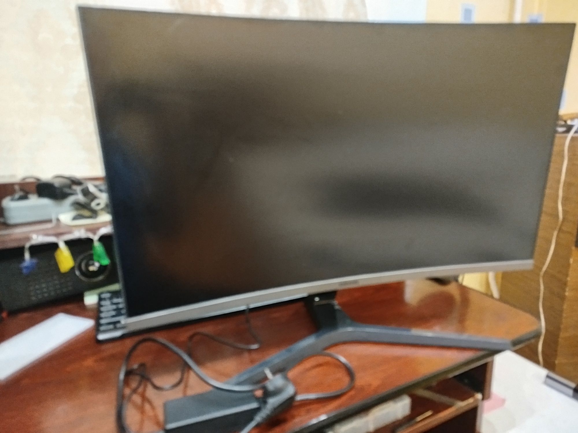 монитор samsung c27r500fhi
