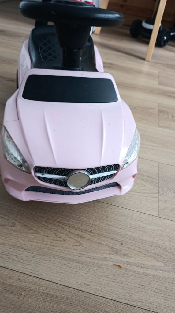 Auto jeździk dla dziecka