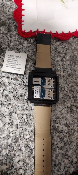 Relógio y telemóvel 2 cartões e 1 memória