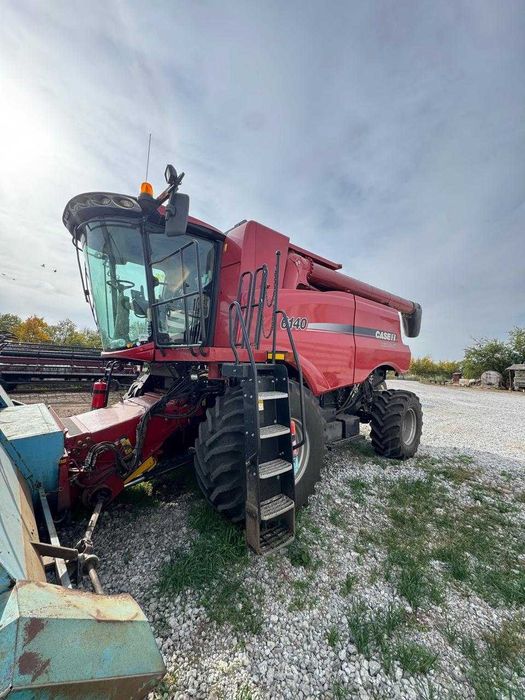 Комбайн CASE 6140
