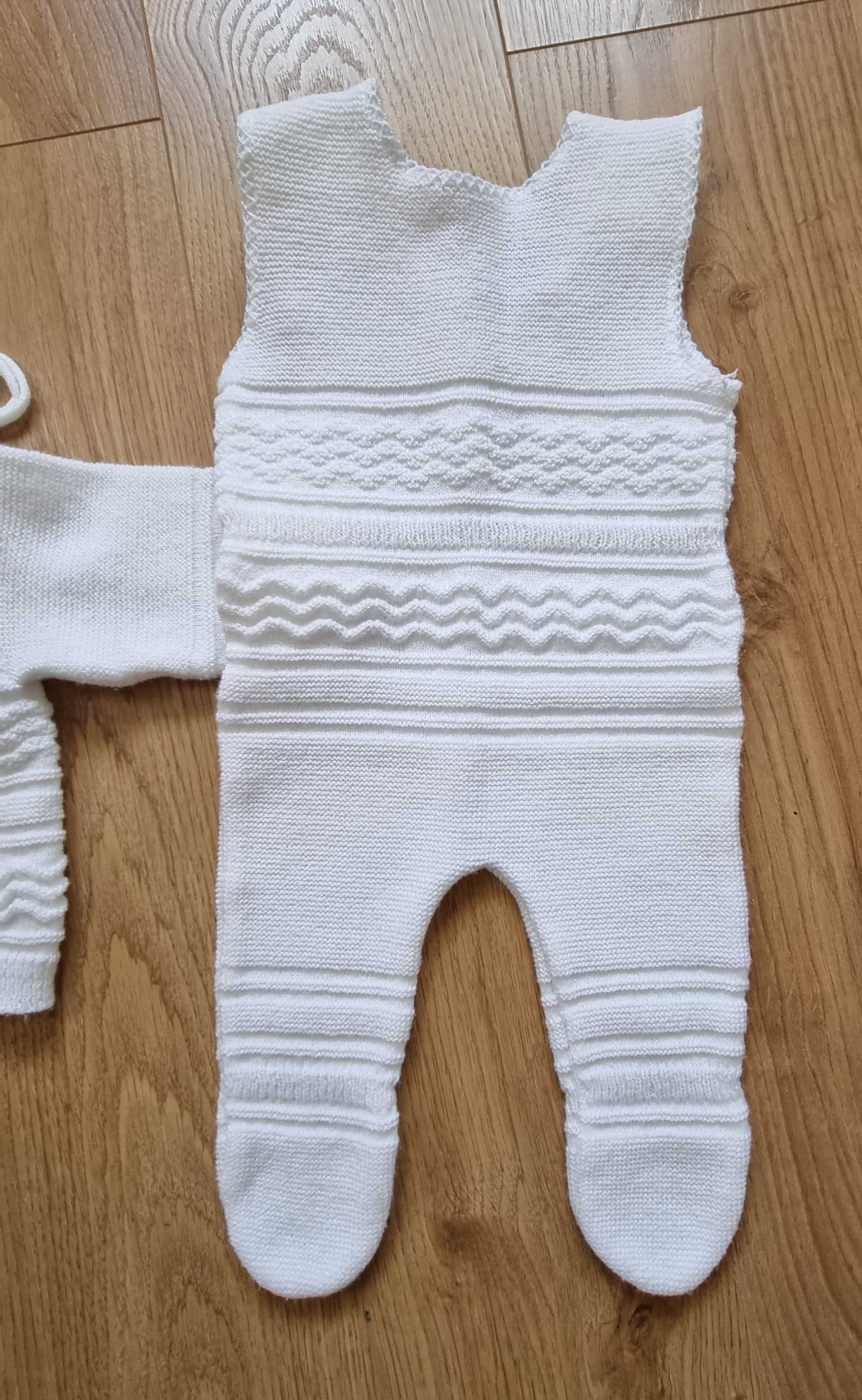 Zestaw dla dziecka sweterek pajac czapeczka biały 62