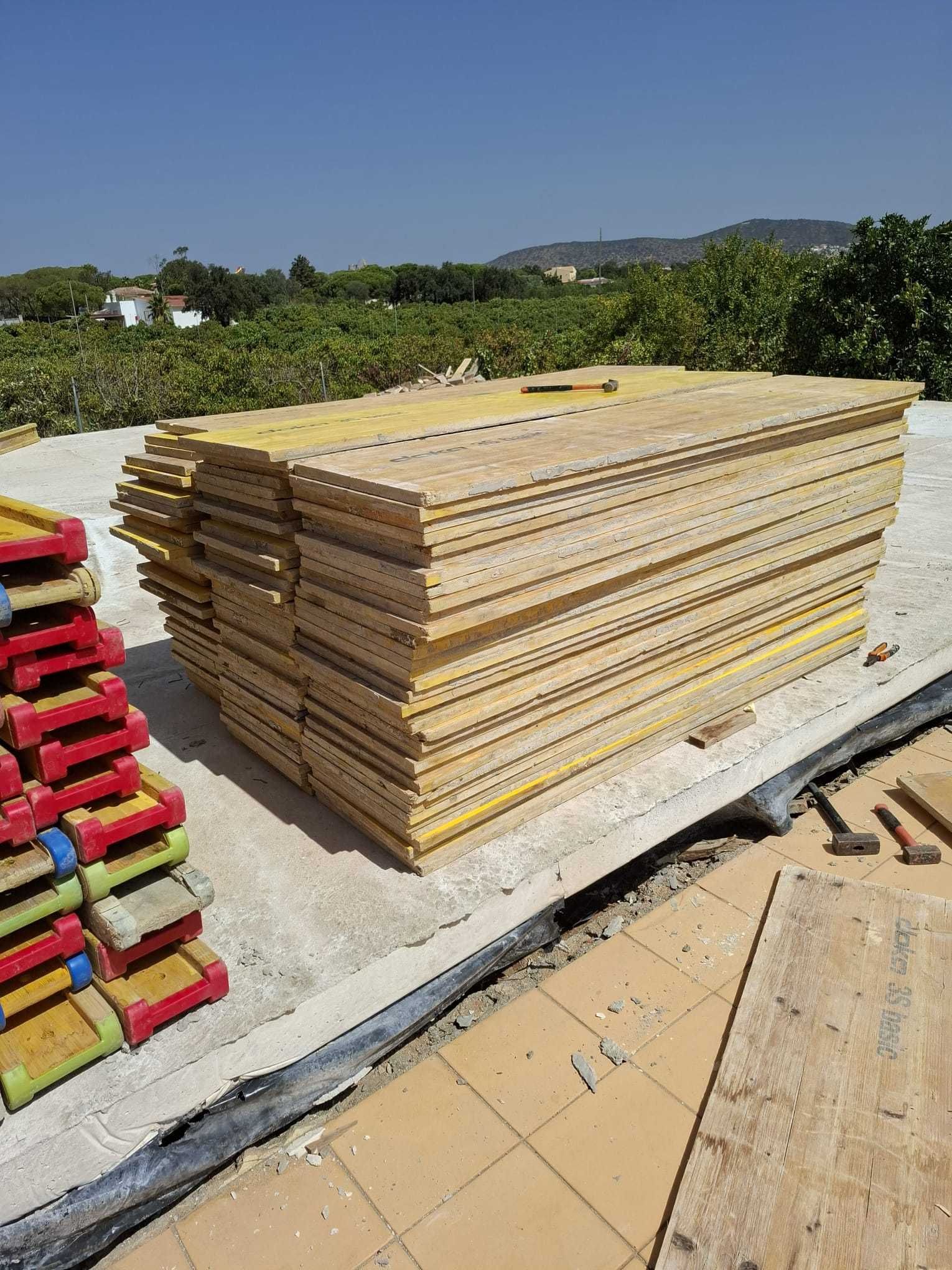 Paineis tricapas para comfragen