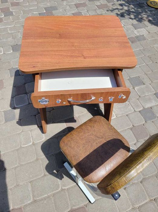 Столик зі стільчиком дошкільний з регулюванням висоти