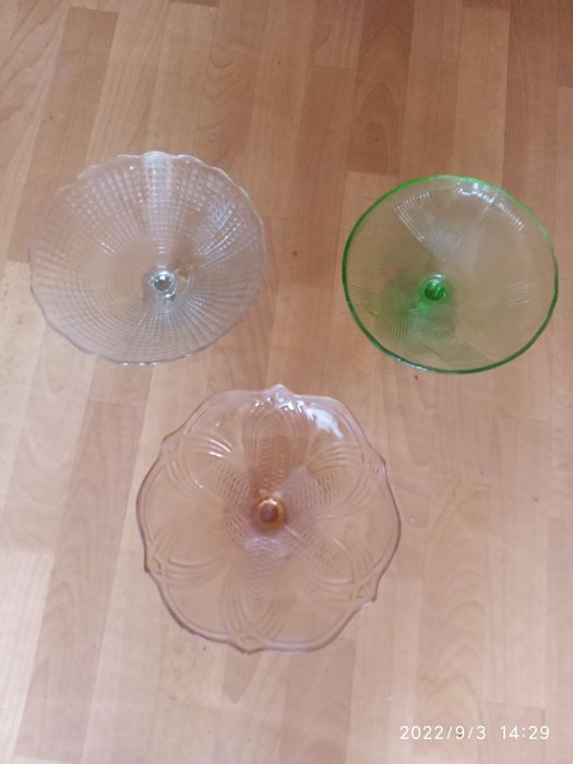 Ваза для фруктів скляна