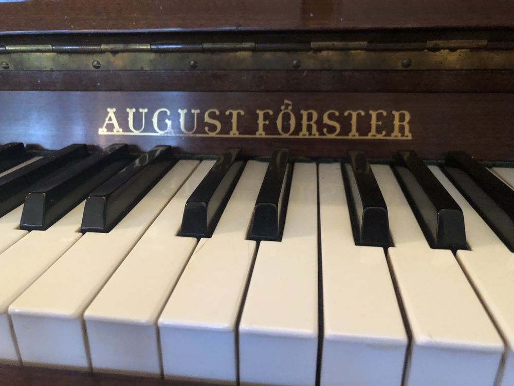 Піаніно August Forster