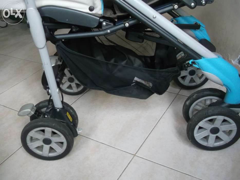 Carrinho bebé Chicco+ovo Chicco com base ISOFIX