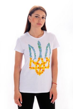 Жіноча футболка с українським принтом