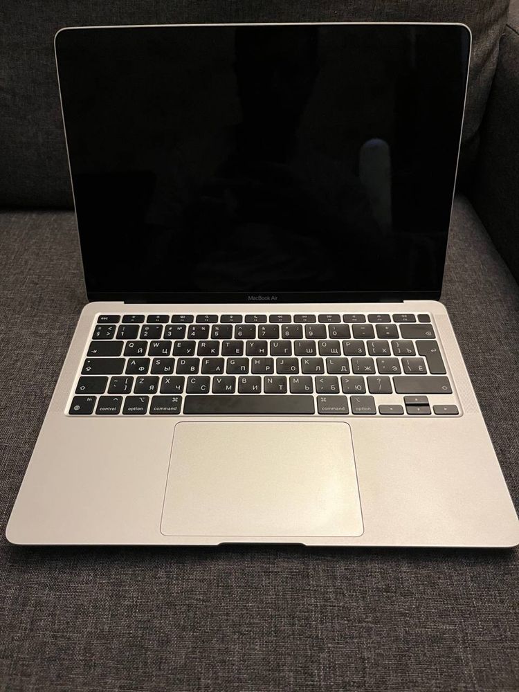 MacBook Air 13 2020 M1 8 Gb Ram 256SSD