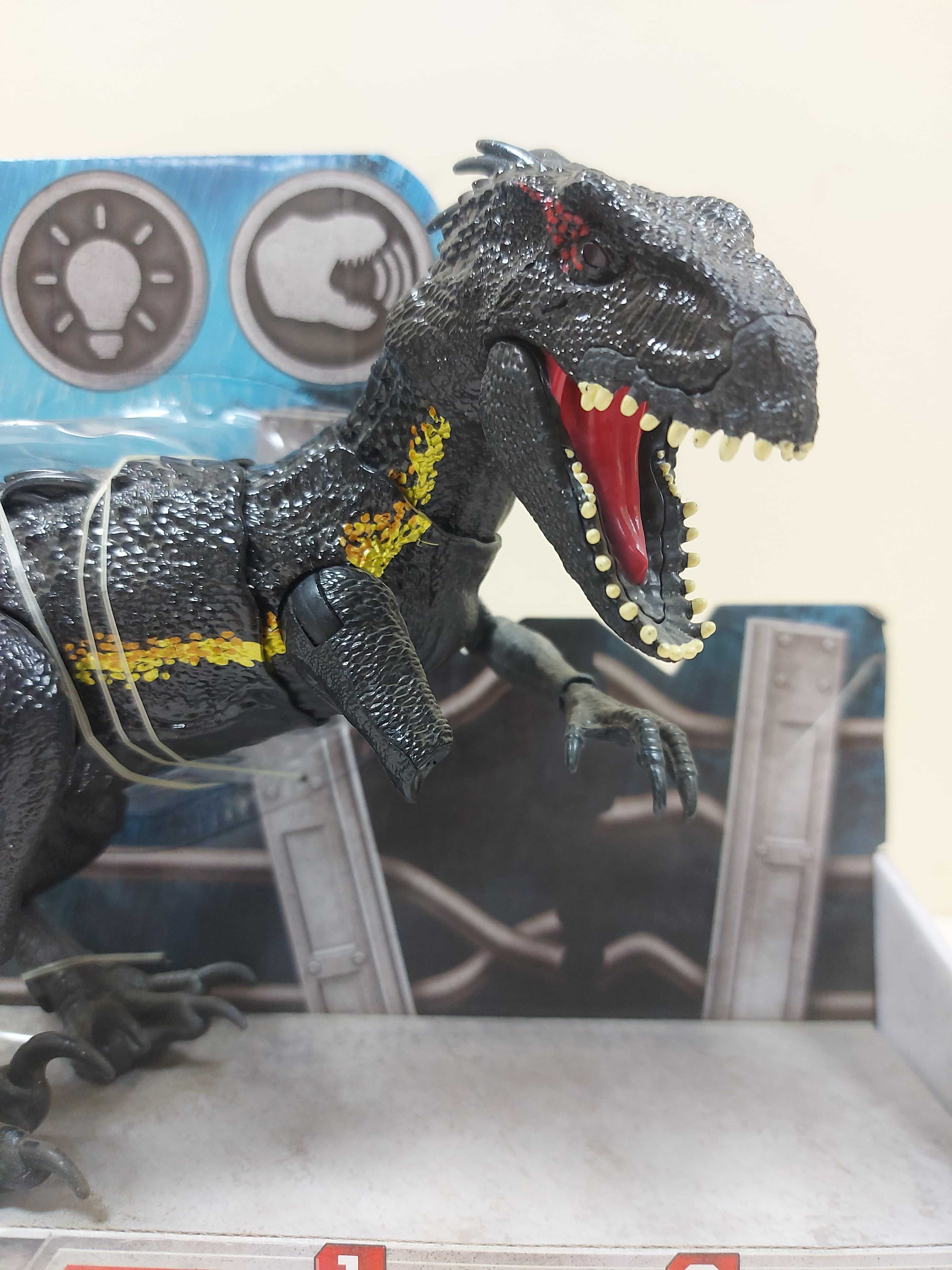 JURASSIC WORLD Interaktywny Dinozaur Indoraptor FLY53 F