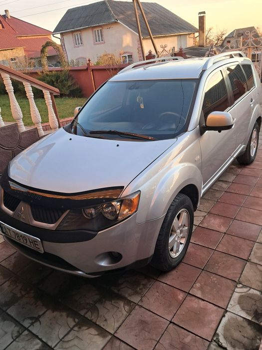 Митсубиси аутлендер