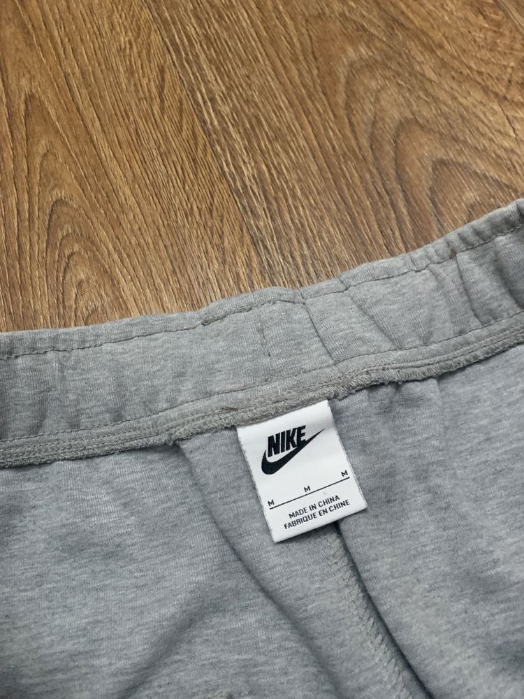 Спортивные штаны nike tech fleece