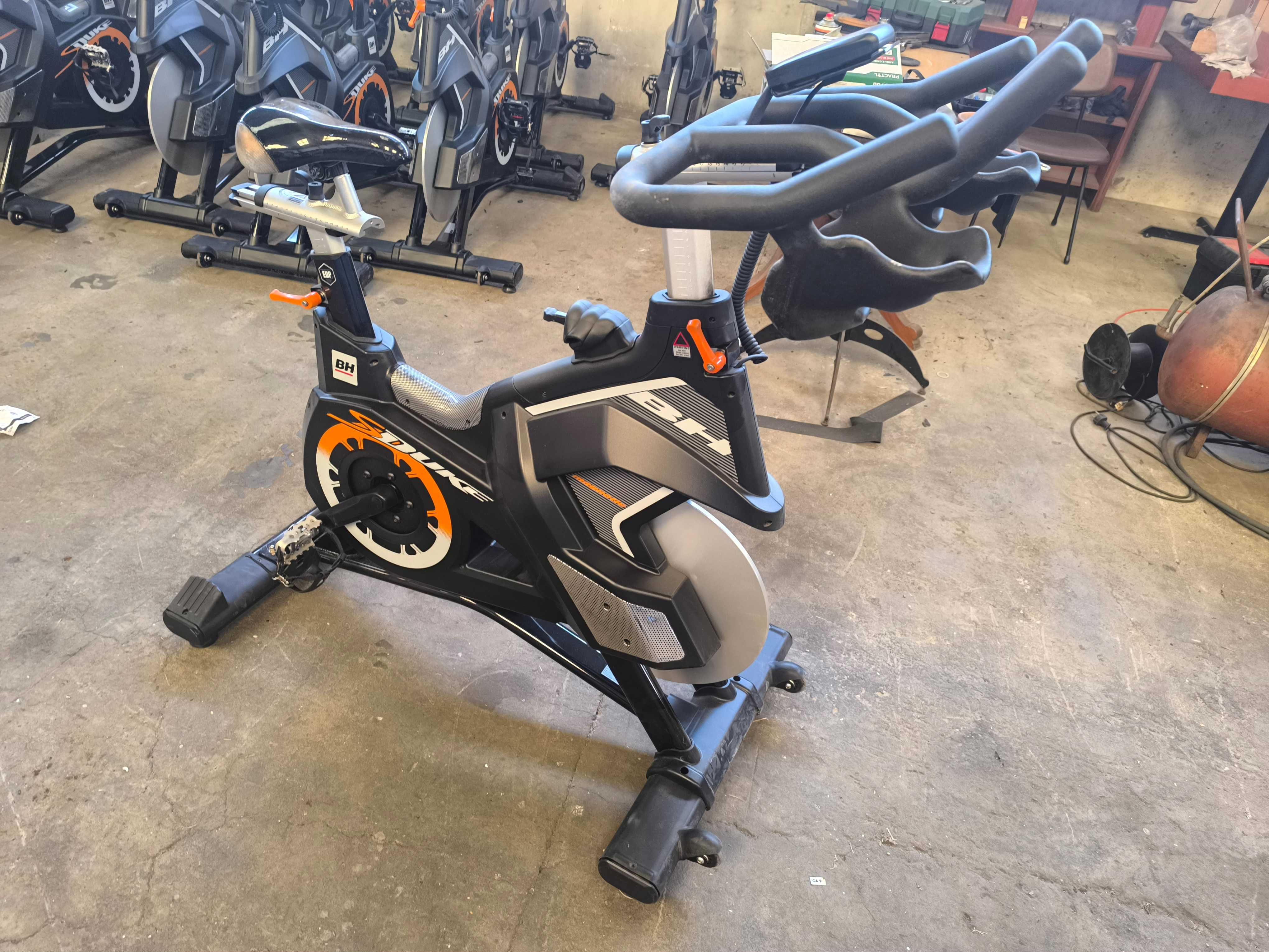 Bicicleta Spinning BH SuperDuke