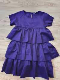Sukienka fioletowa falbanki 122 krótki rękaw